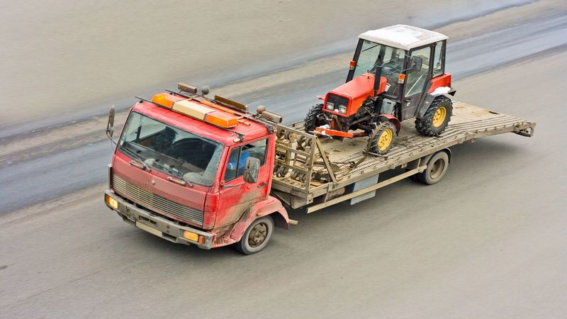 A Look At How Atlanta, GA, Heavy-Duty Towing Firms Tow Large Vehicles